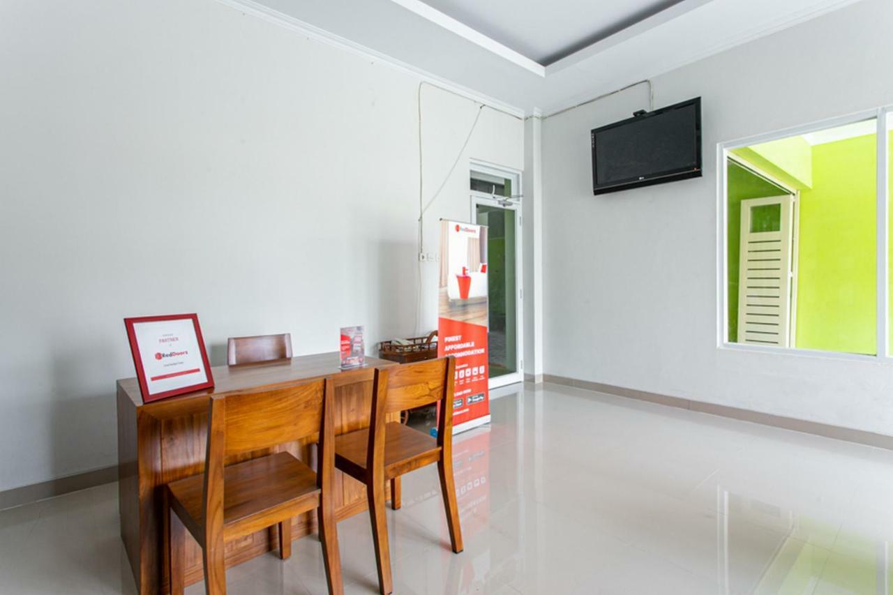 เรดดอร์ซ ใกล้มหาวิทยาลัยมูฮัมมาดิยะฮ์ ยกยาการ์ต้า Hotel Jarakan ภายนอก รูปภาพ